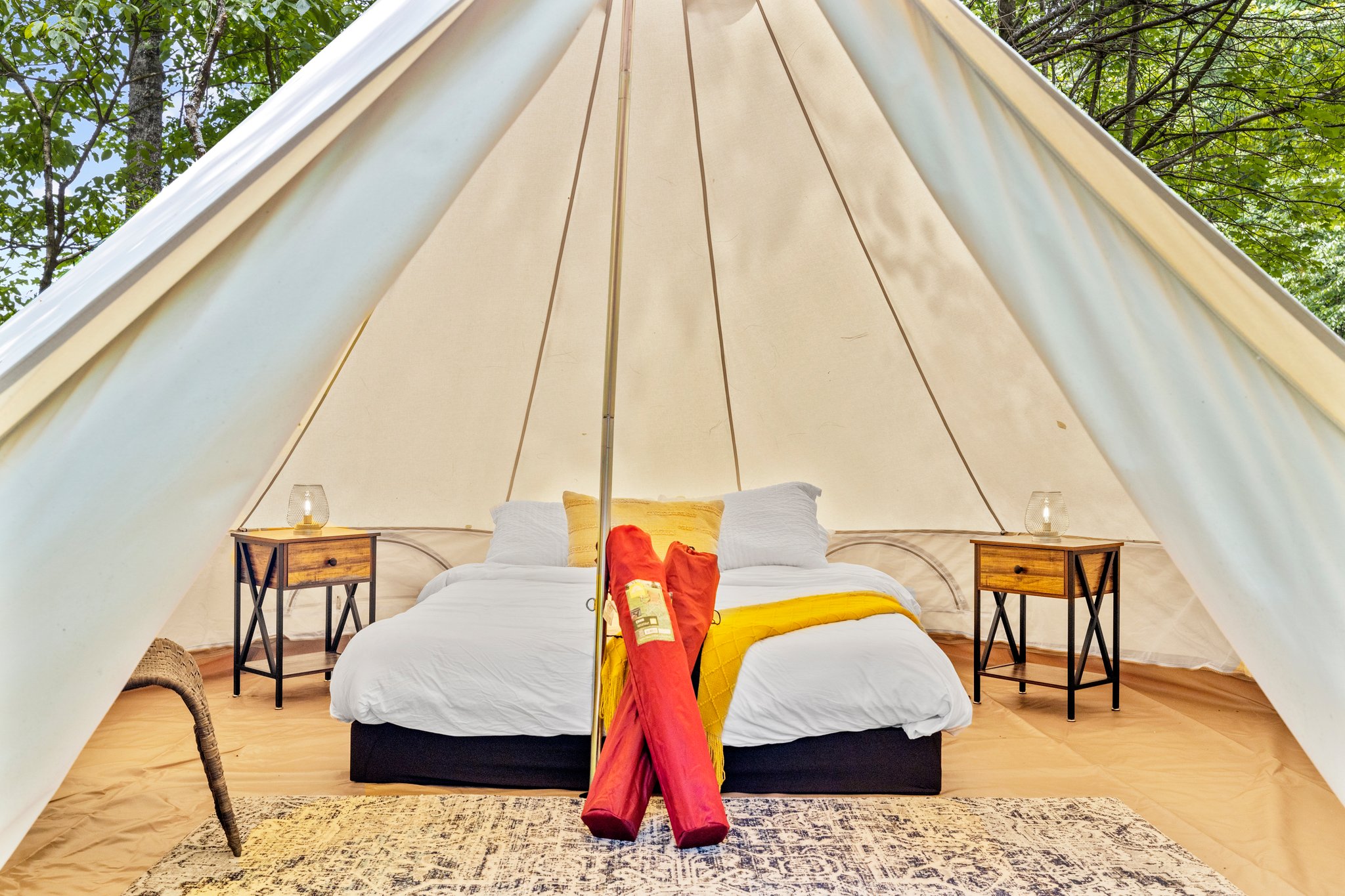 Explore the Great Outdoors in Style: Glamping in North Carolina!